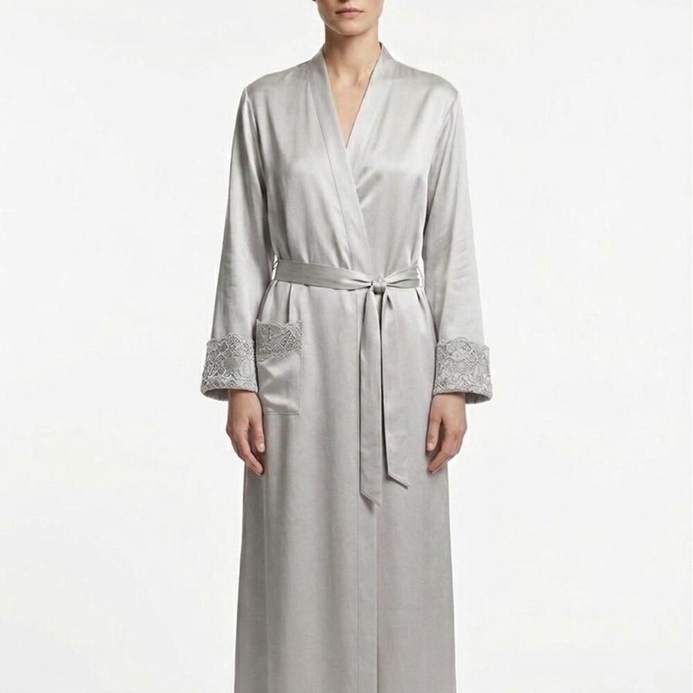 Vintage 90’s Donna Karan Intimates silver 100% silk robe with lace trim Medium